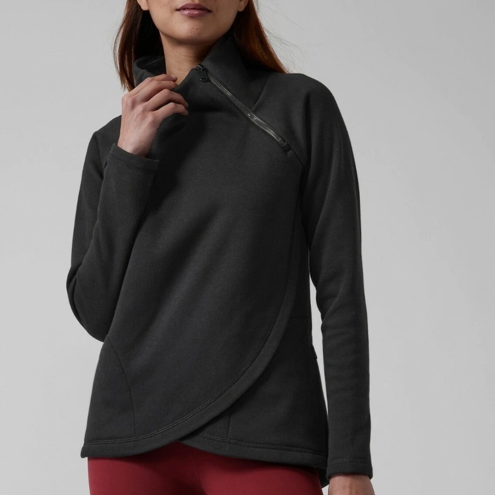 EUC Athleta Cozy Karma Asymmetrical Pullover Black Size Large Retail $108.00